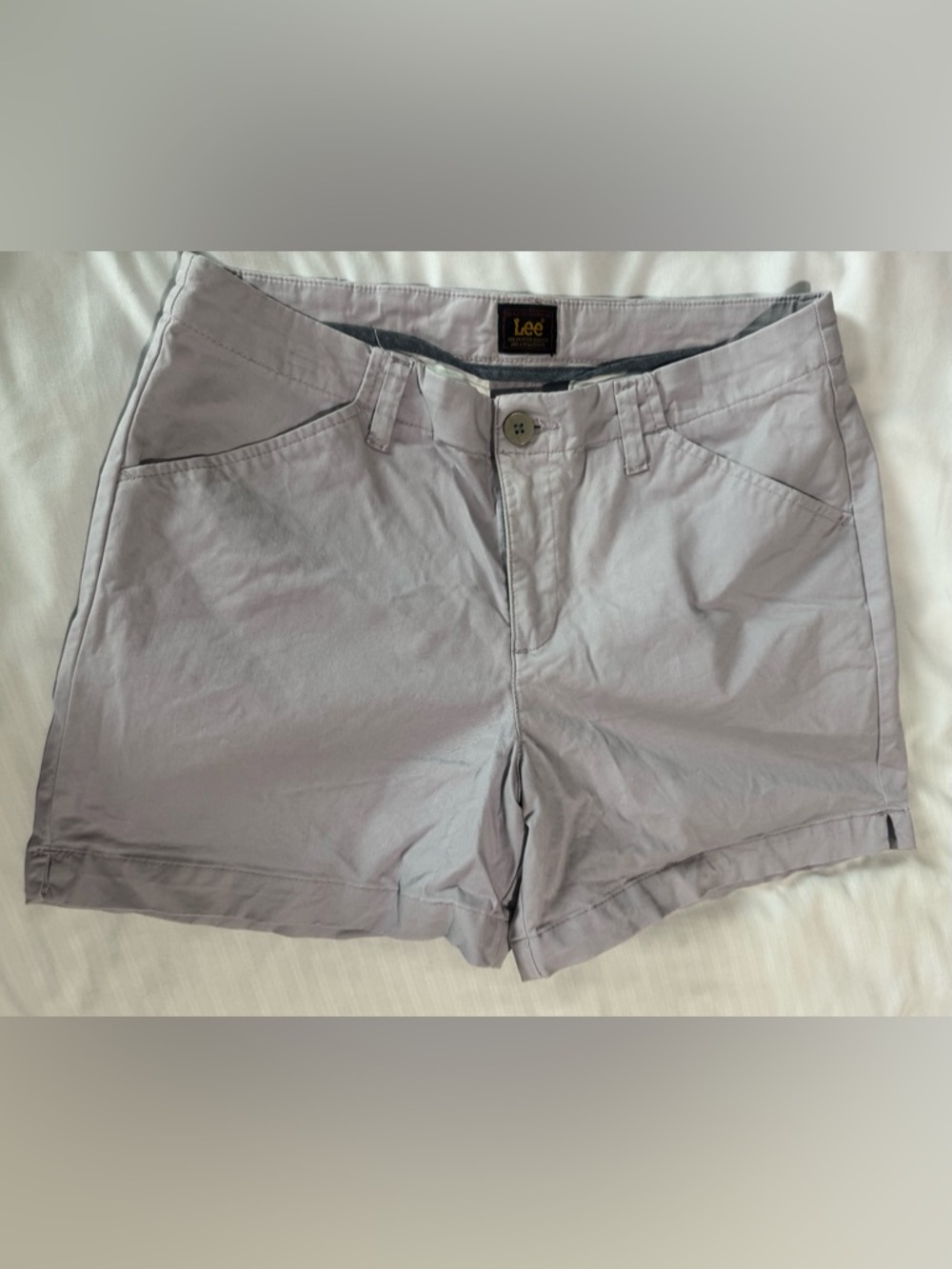 Lee Women’s Light Gray Flat-Front Chino Shorts